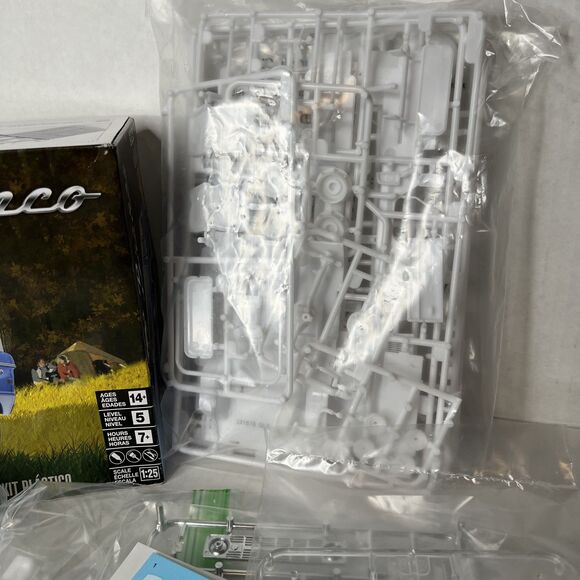 Revell Ford Bronco 1:25 Scale Plastic Model Kit Unbuilt Collector Car PARTS ONLY - Picture 8 of 13